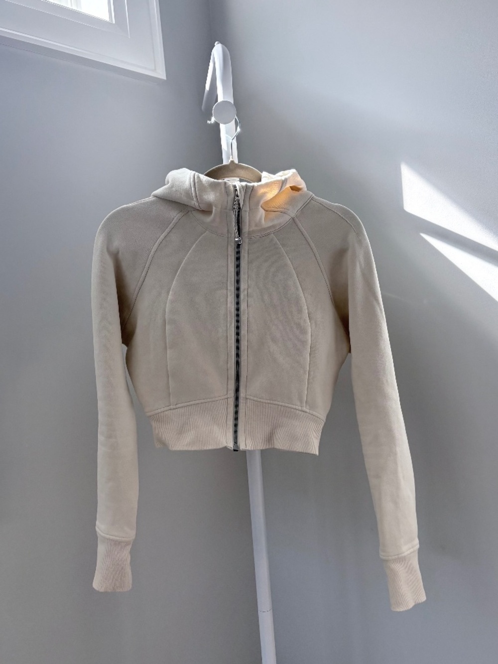 Lululemon Scuba Full-Zip Cropped Hoodie Bone Size 4